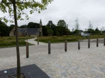 Moelan-Lindelfels-parking paysager et eglise2.JPG